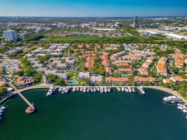 3549 Magellan Cir 418, Aventura, FL 33180