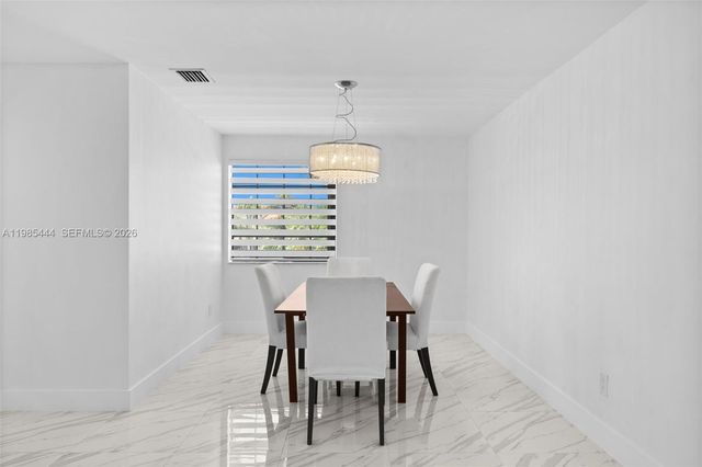 3549 Magellan Cir 418, Aventura, FL 33180