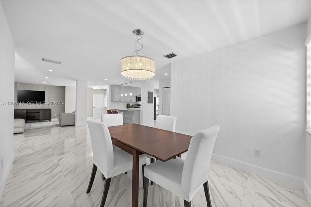 3549 Magellan Cir 418, Aventura, FL 33180