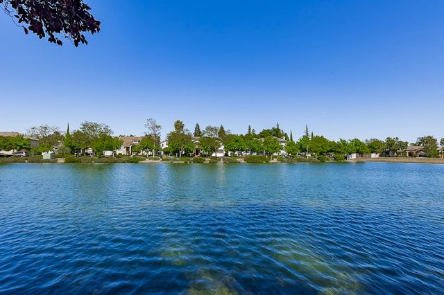 9183 E Laguna Way, Elk Grove, CA 95758