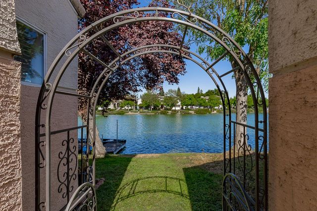 9183 E Laguna Way, Elk Grove, CA 95758