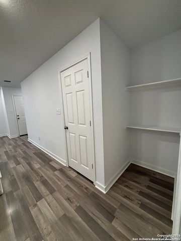 1522 S Elmendorf, San Antonio, TX 78207