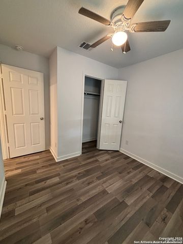 1522 S Elmendorf, San Antonio, TX 78207