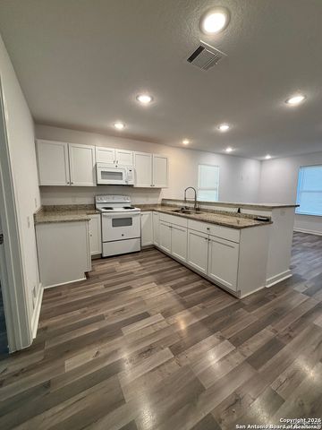 1522 S Elmendorf, San Antonio, TX 78207