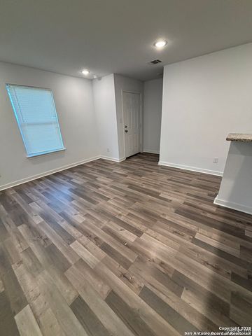 1522 S Elmendorf, San Antonio, TX 78207