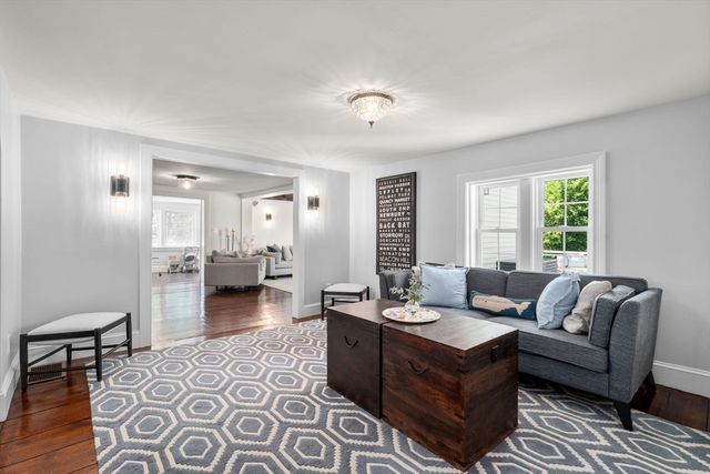 320 Western Avenue, Sherborn, MA 01770