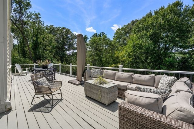 320 Western Avenue, Sherborn, MA 01770