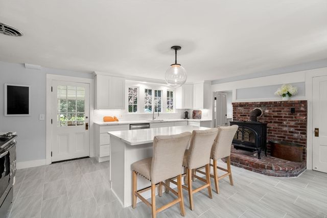 320 Western Avenue, Sherborn, MA 01770