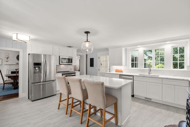 320 Western Avenue, Sherborn, MA 01770