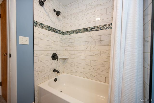 92 Devon Lane, Amherst, NY 14221