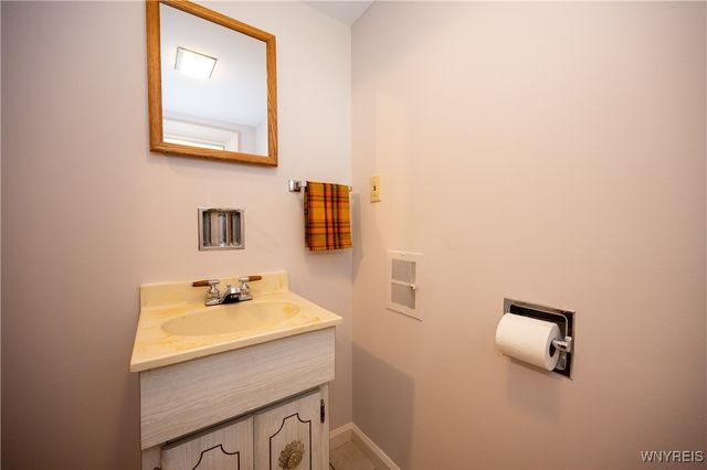 92 Devon Lane, Amherst, NY 14221