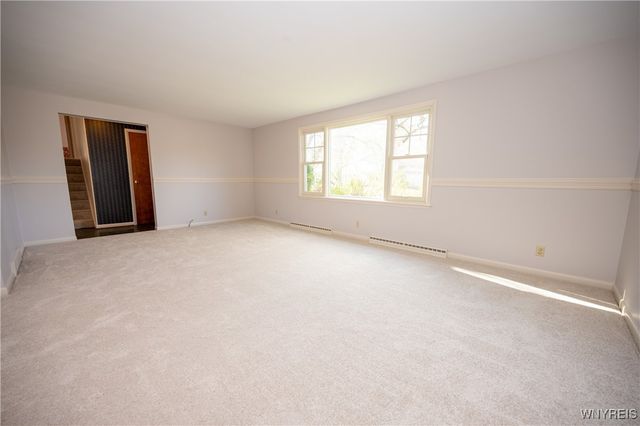 92 Devon Lane, Amherst, NY 14221