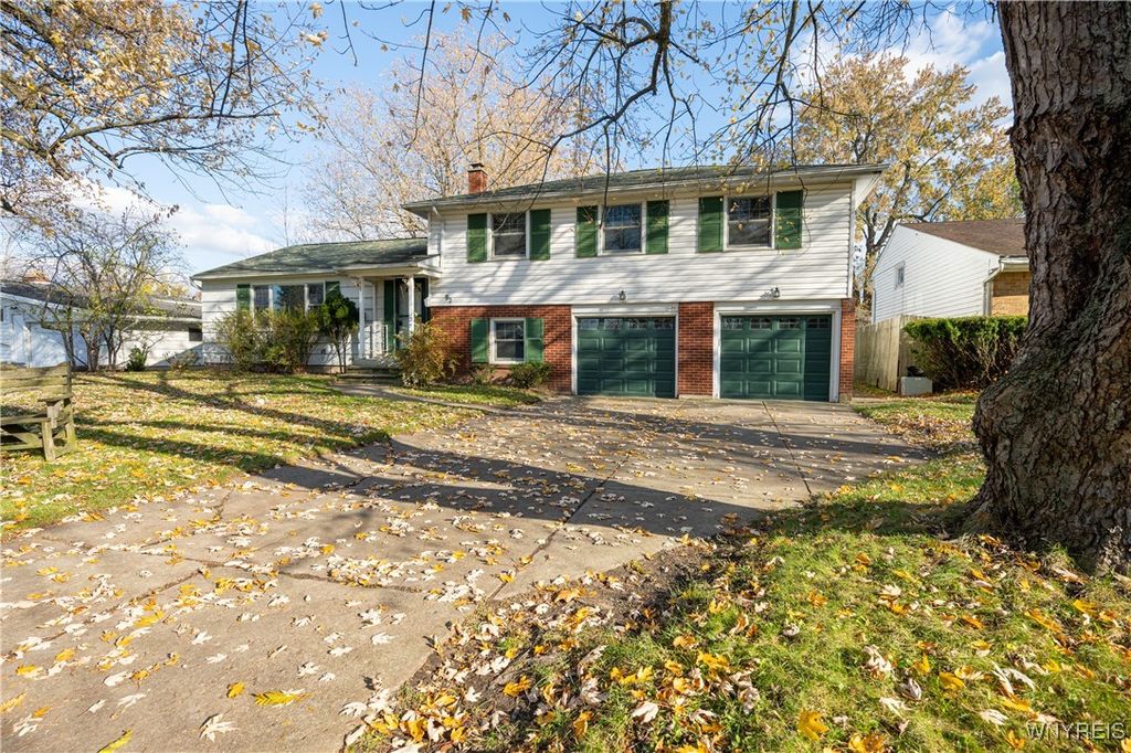 92 Devon Lane, Amherst, NY 14221