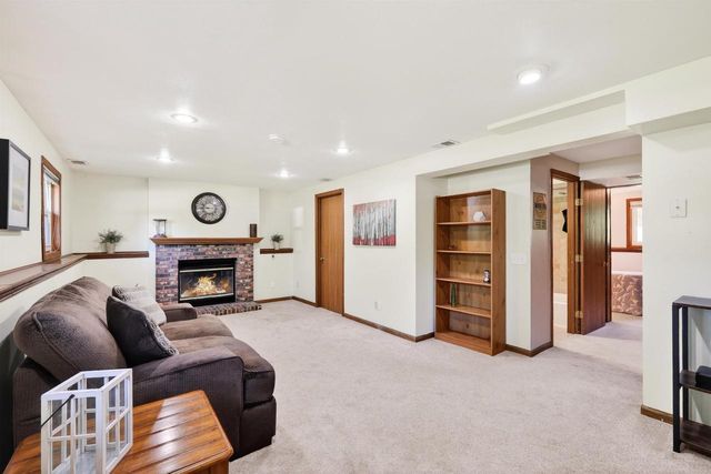 21 S Bartelt Court, Madison, WI 53704