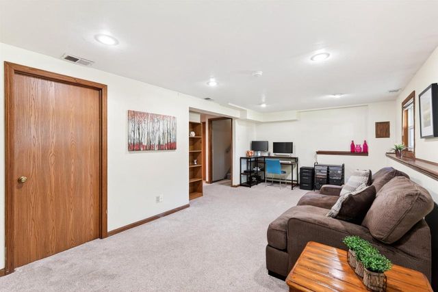 21 S Bartelt Court, Madison, WI 53704