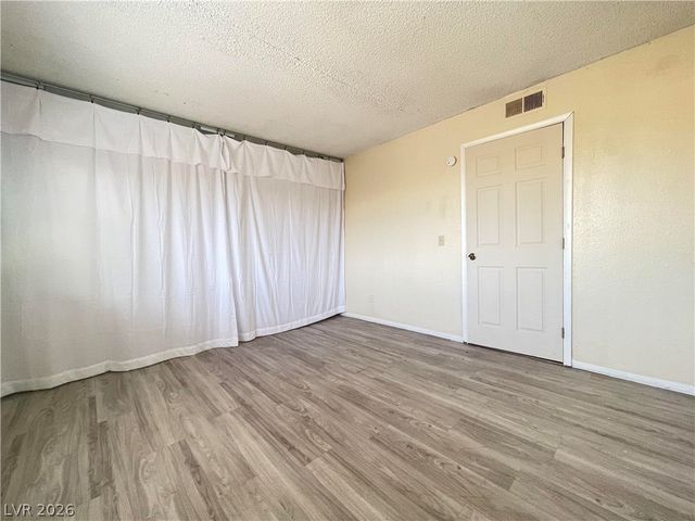 1709 South FAIRFIELD Avenue F, Las Vegas, NV 89102