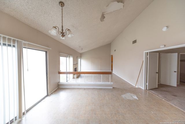 6915 Brecon, San Antonio, TX 78239