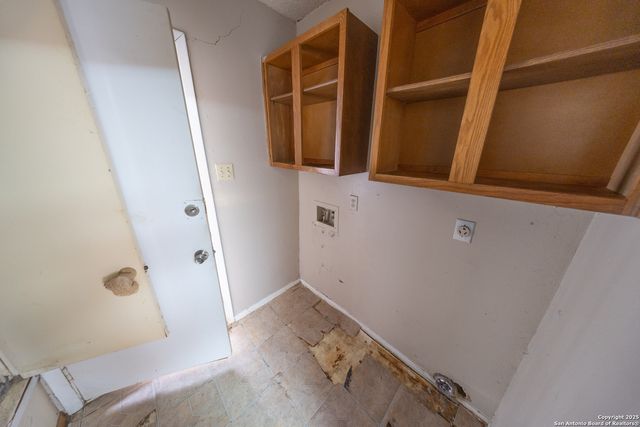 6915 Brecon, San Antonio, TX 78239