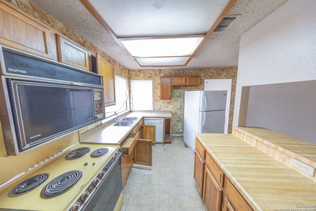 6915 Brecon, San Antonio, TX 78239