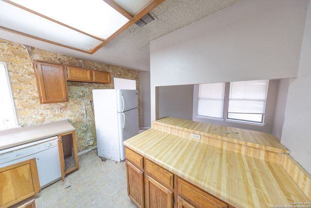 6915 Brecon, San Antonio, TX 78239