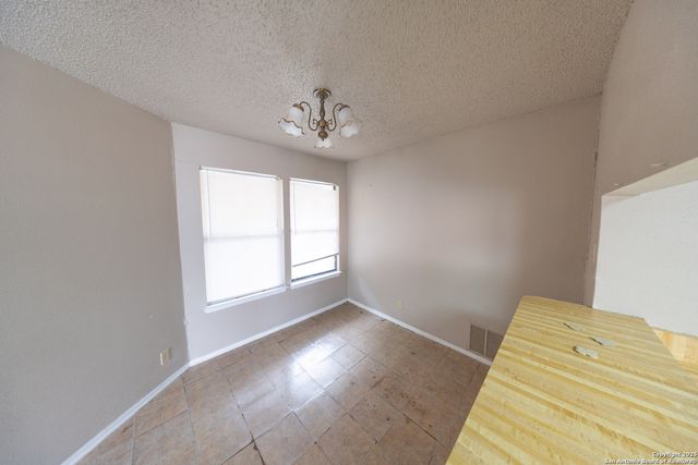 6915 Brecon, San Antonio, TX 78239