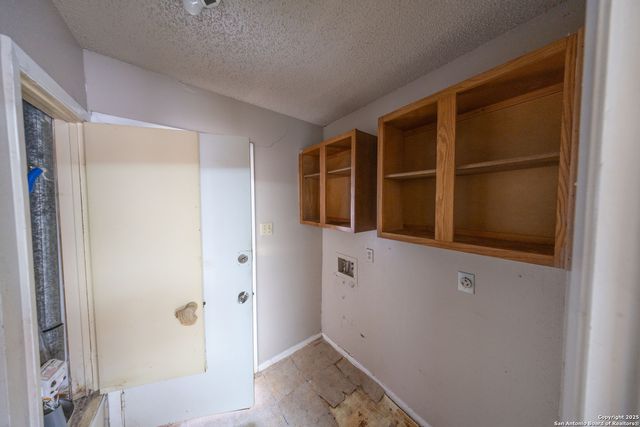 6915 Brecon, San Antonio, TX 78239