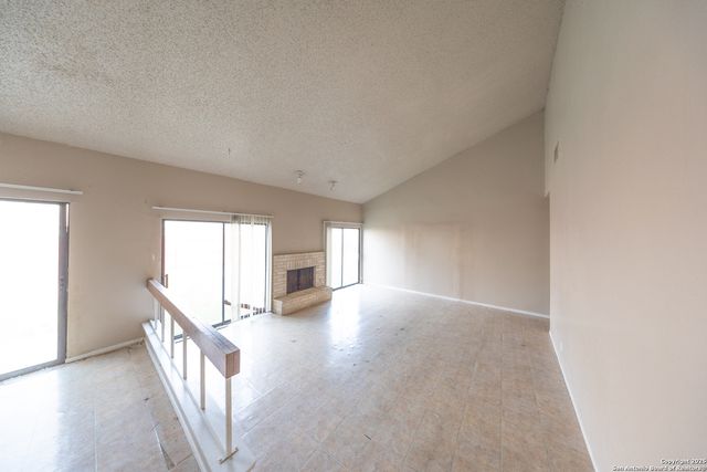 6915 Brecon, San Antonio, TX 78239