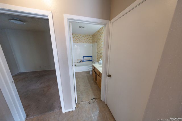 6915 Brecon, San Antonio, TX 78239