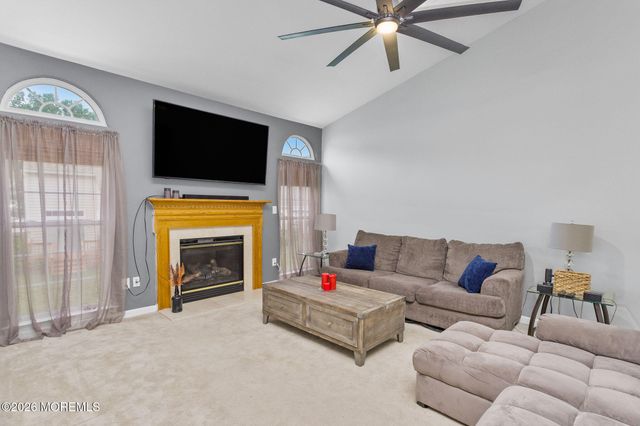 5 Tommys Meadow, Pemberton, NJ 08068