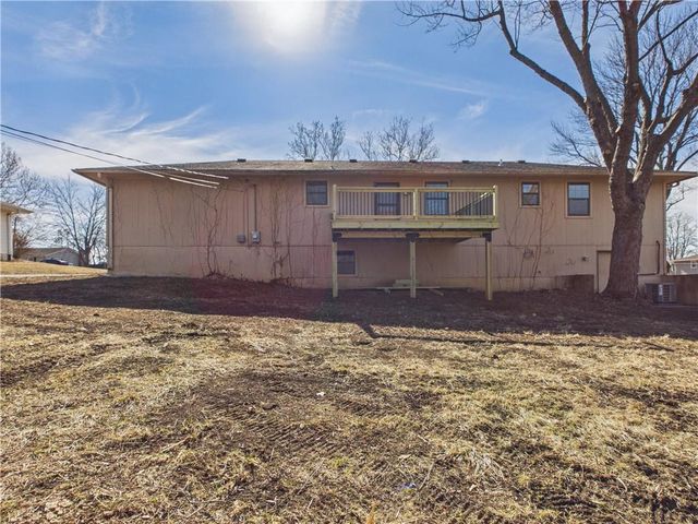 803 E Market Street, Warrensburg, MO 64093