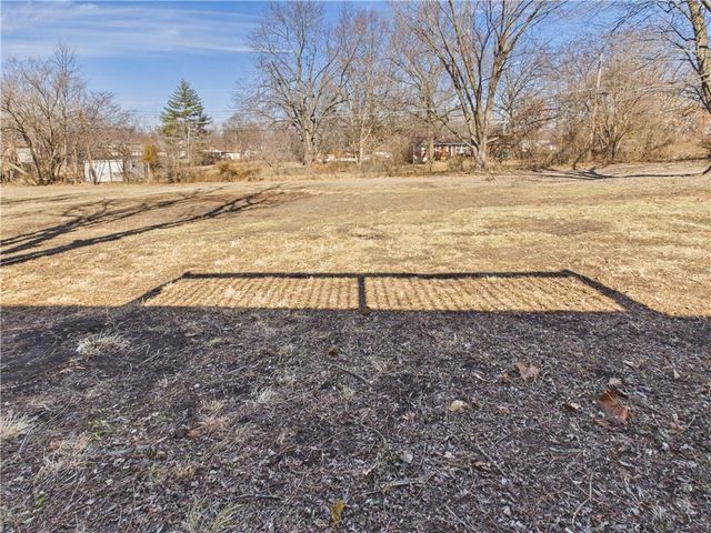 803 E Market Street, Warrensburg, MO 64093