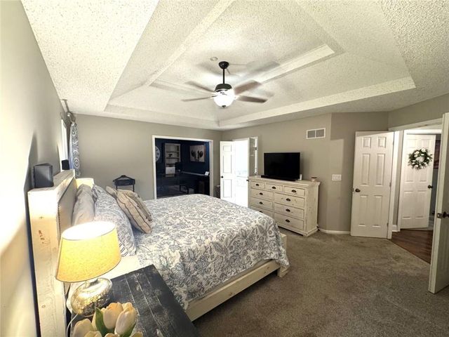 608 Butternut Lane, Liberty, MO 64068