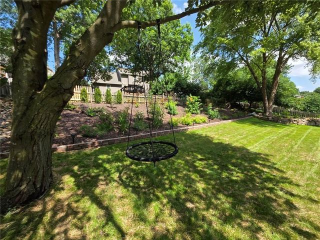 608 Butternut Lane, Liberty, MO 64068