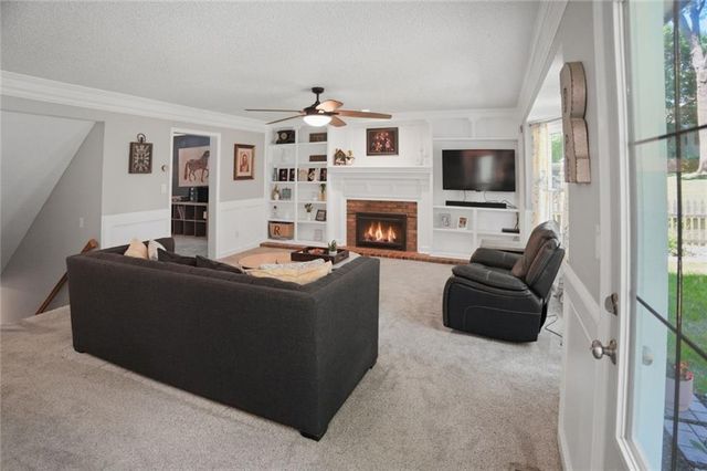 608 Butternut Lane, Liberty, MO 64068