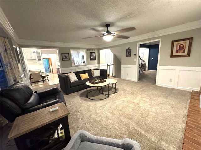 608 Butternut Lane, Liberty, MO 64068