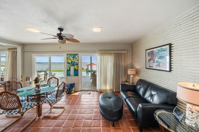 138 N Burnett Drive, Baytown, TX 77520