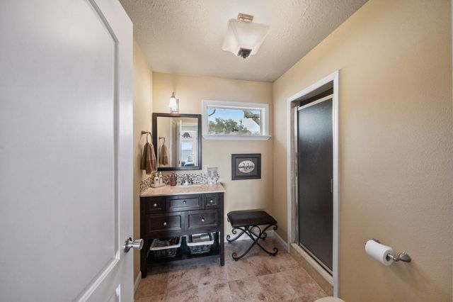 138 N Burnett Drive, Baytown, TX 77520