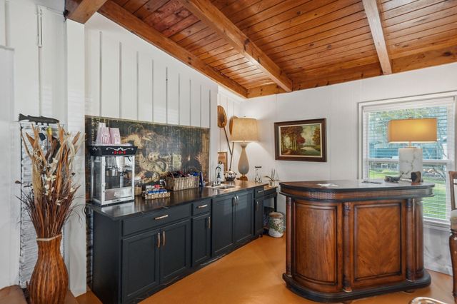 138 N Burnett Drive, Baytown, TX 77520