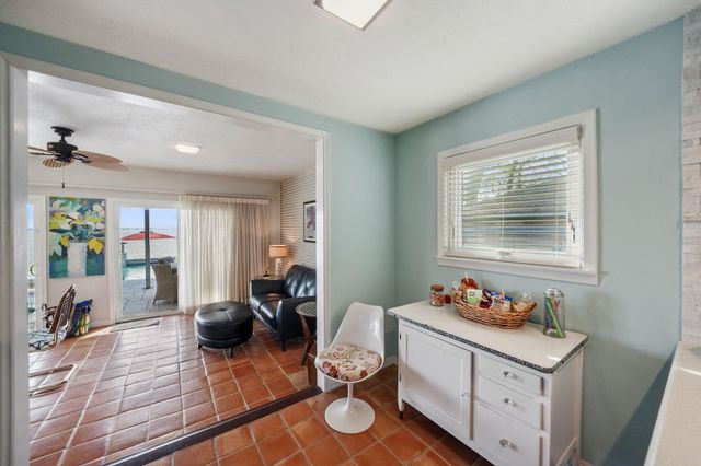 138 N Burnett Drive, Baytown, TX 77520