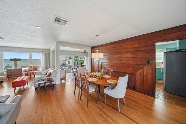 138 N Burnett Drive, Baytown, TX 77520