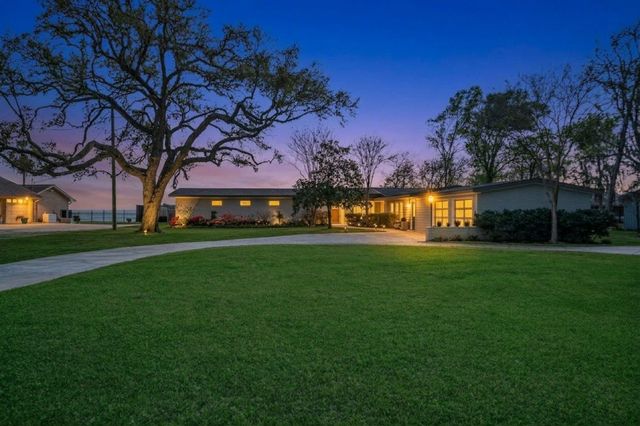 138 N Burnett Drive, Baytown, TX 77520