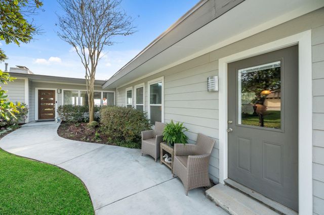 138 N Burnett Drive, Baytown, TX 77520