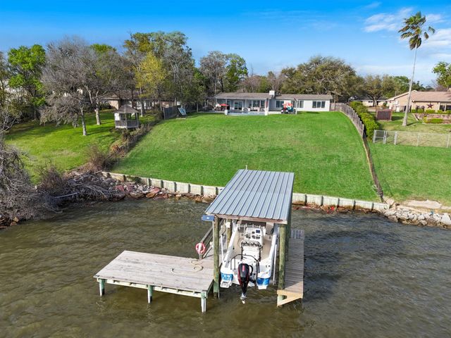 138 N Burnett Drive, Baytown, TX 77520