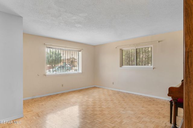 2611 Jefferson Avenue, El Paso, TX 79930