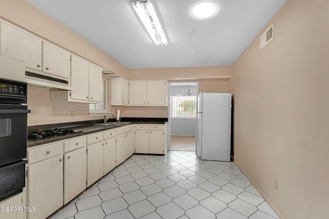 2611 Jefferson Avenue, El Paso, TX 79930