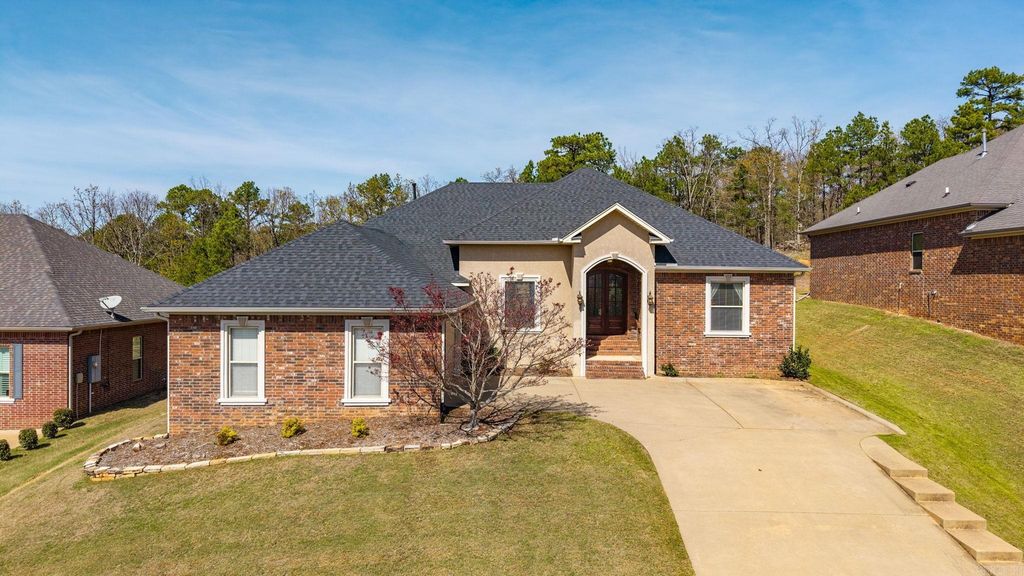 24 Basswood Terrace, Maumelle, AR 72113