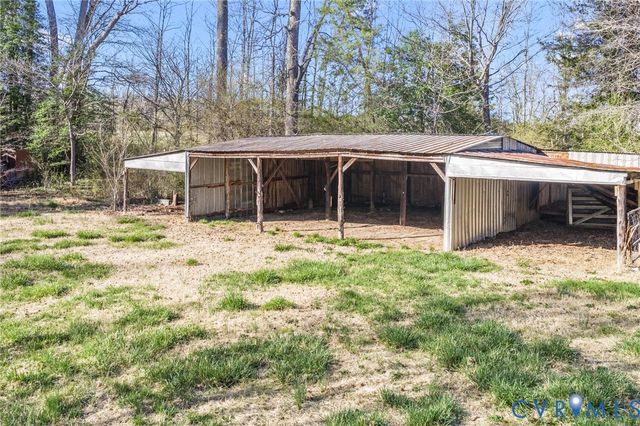 19161 Hollowing Creek Rd, Beaverdam, VA 23015