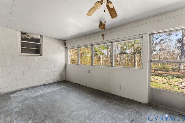 19161 Hollowing Creek Rd, Beaverdam, VA 23015