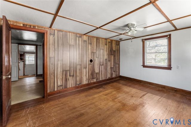 19161 Hollowing Creek Rd, Beaverdam, VA 23015