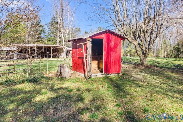19161 Hollowing Creek Rd, Beaverdam, VA 23015